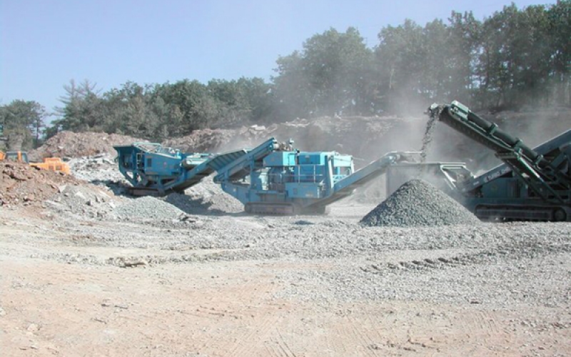 Powerscreen 1180 Premiertrak alimentation 1300 Maxtrak